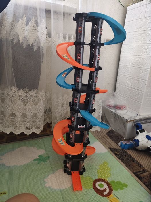 2 пакета с игрушками отдам за все 3500