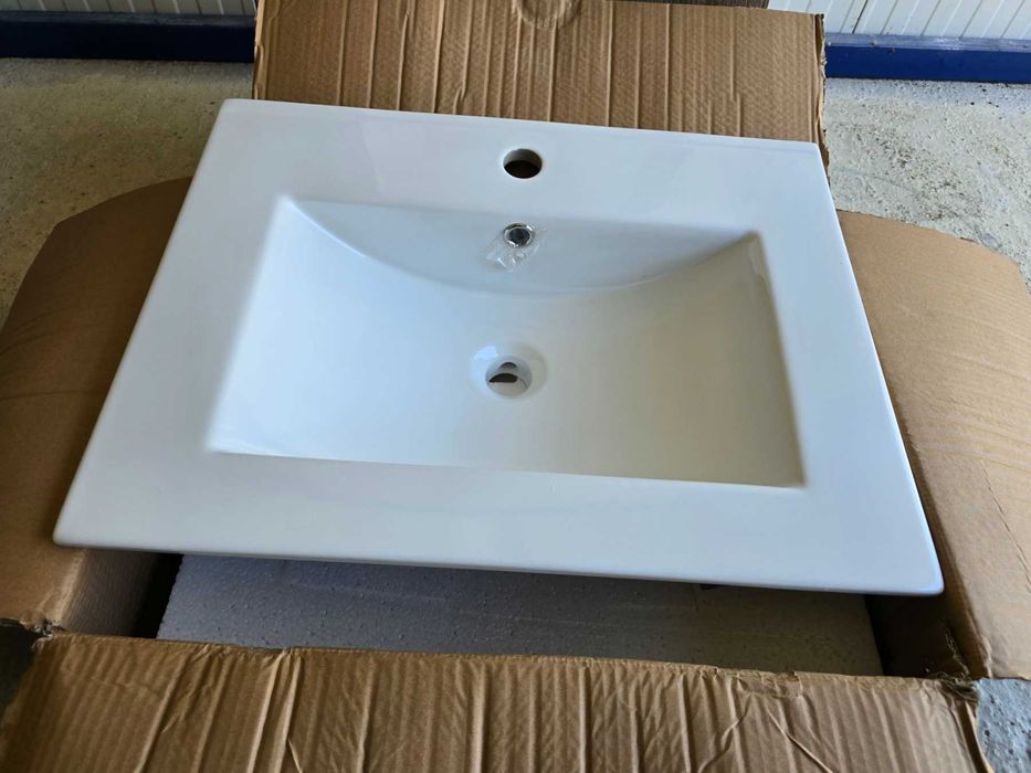 ПВЦ Плот + умивалник за баня