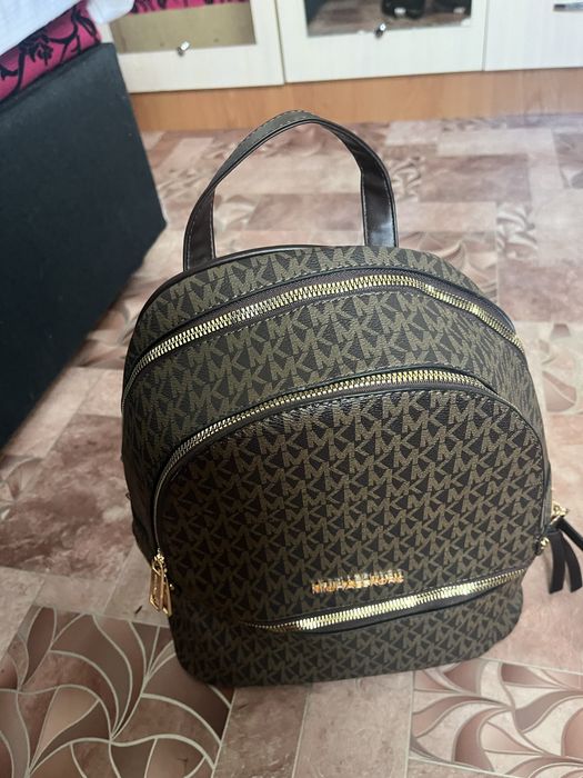 Продам сумку в отличном состояние