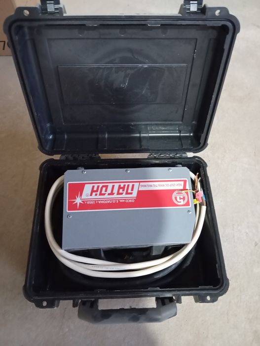 Сварочный инвертор, трёхфазный ПАТОН ВДИ -250, новый в своем кейсе.