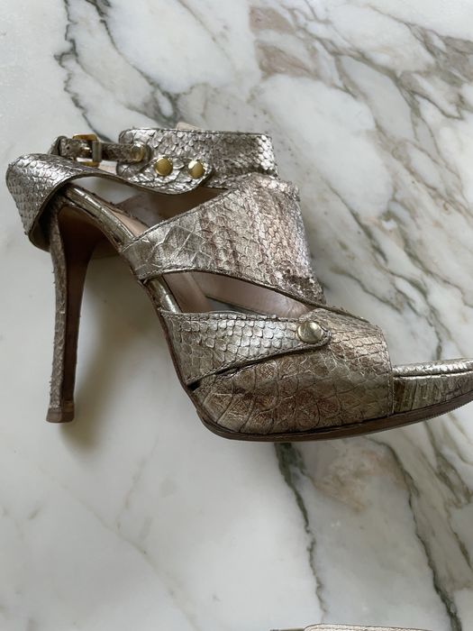 Pantofi CHRISTIAN DIOR din piele exotica purtati in Sex & the City