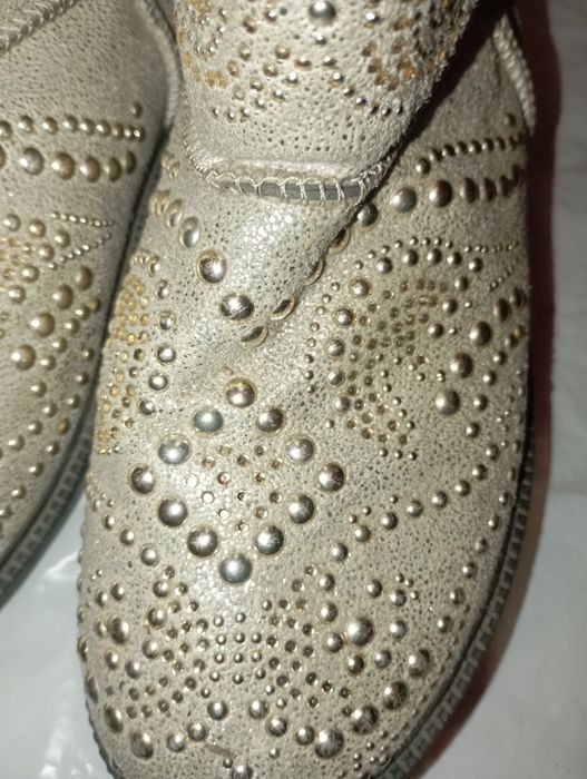 Продам новые угги