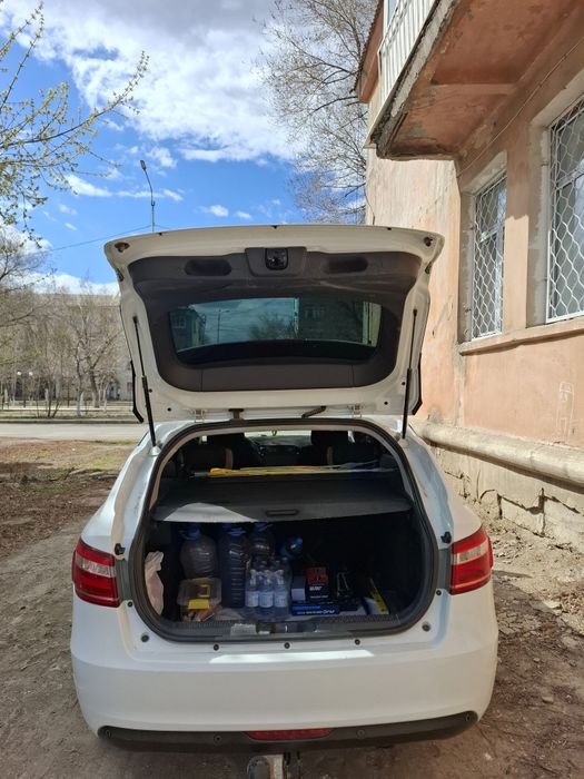 Лада веста sw 2018 год