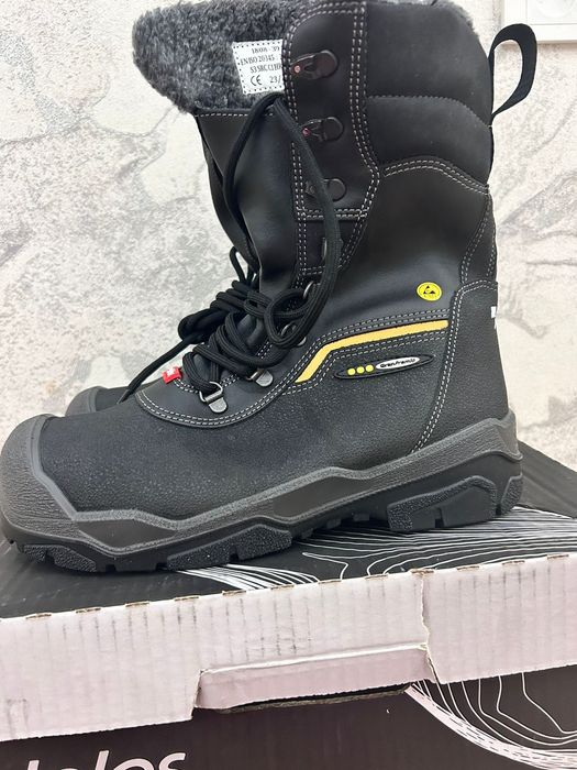 Ботинки зимние новые