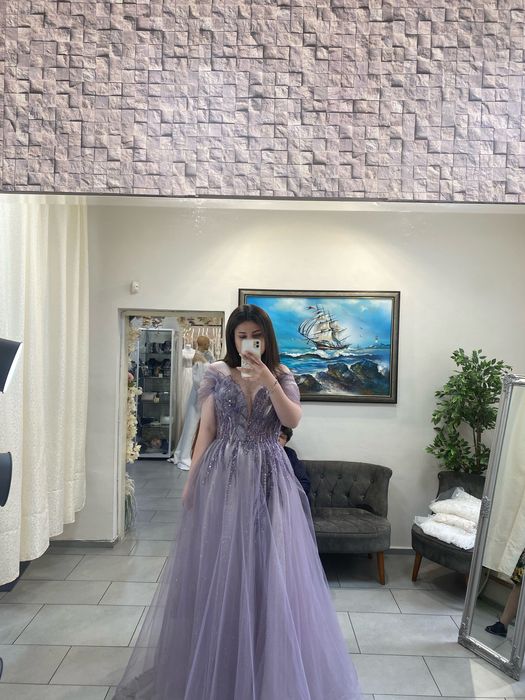 Продавам бална рокля