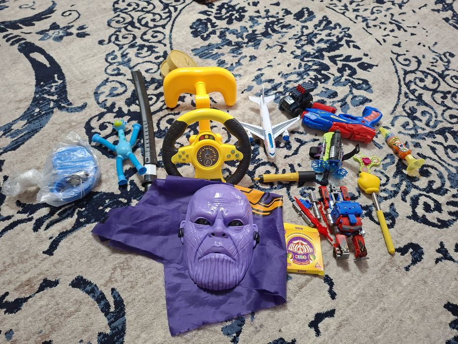 Продам игрушки разные