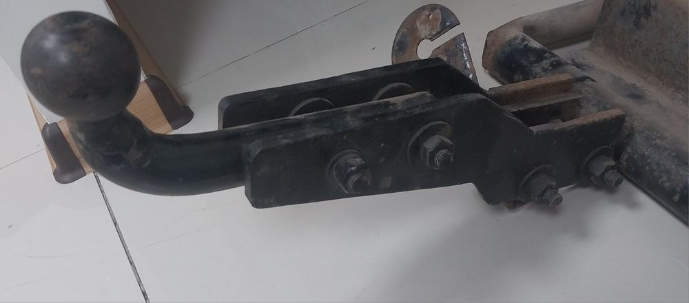 фаркоп на ауди 80