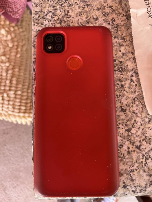 Два телефона без зарядки