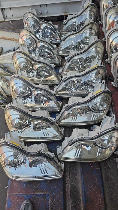 Фары на Тойота Crown Majesta