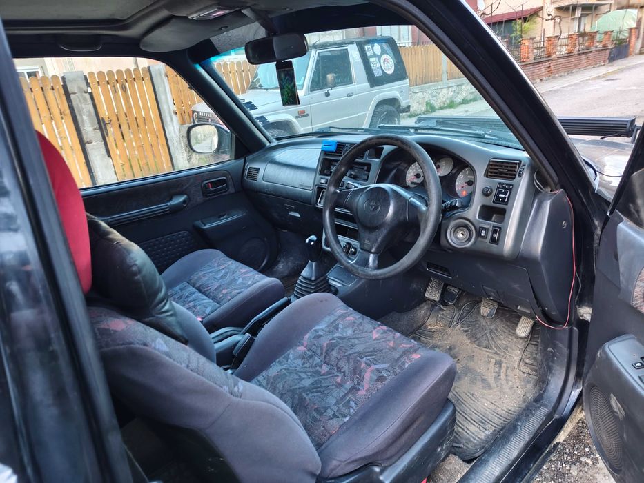Toyota Raw 4 2.0