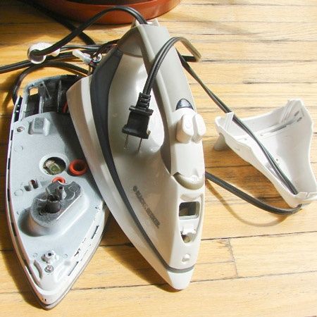 Ремонт утюгов и гладильных станций а также ремонт паровых утюгов