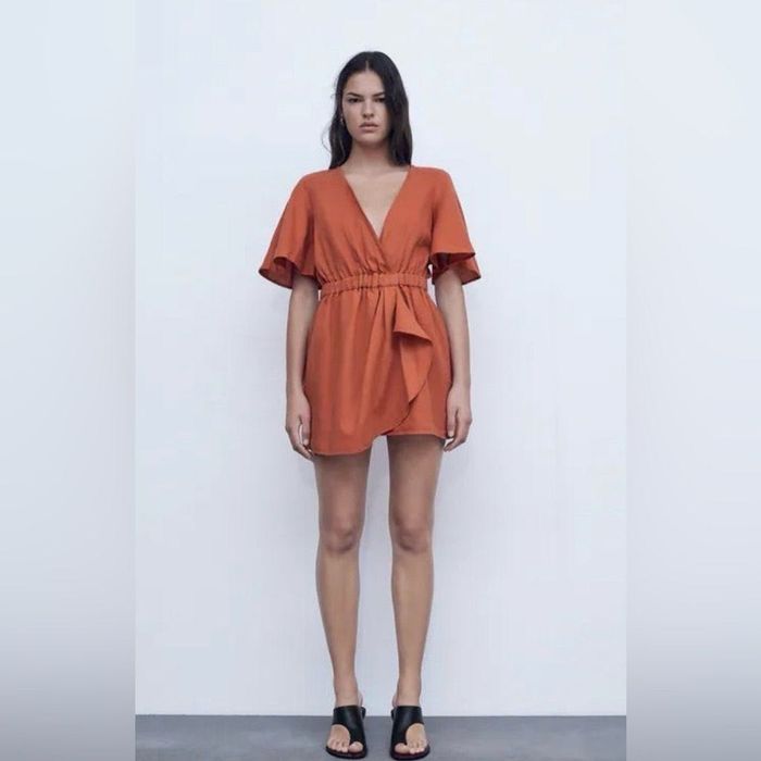 ZARA: 53% лен 47% памук гащеризон.