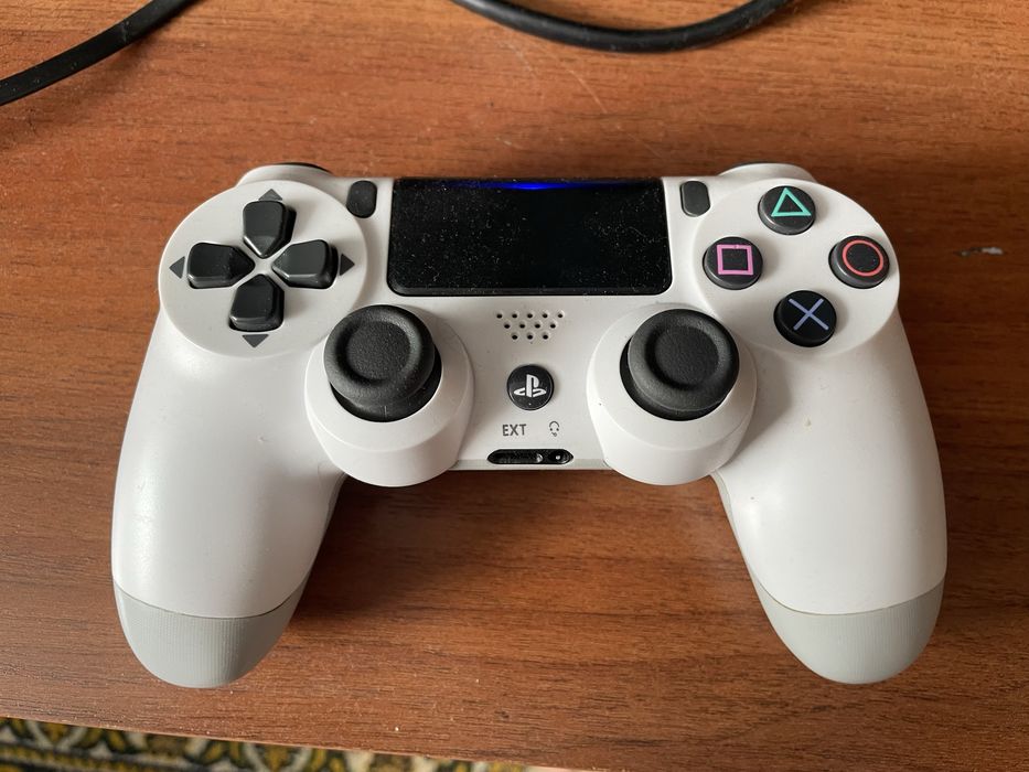 Продам/обменяю ps4 slim 1tb