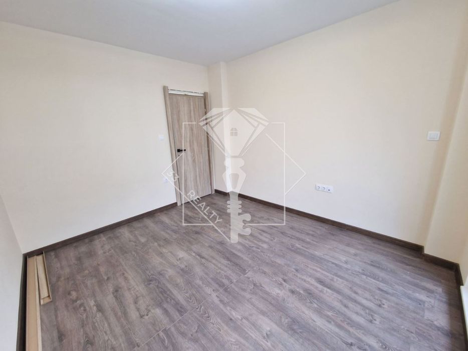 Продава се Двустаен апартамент в Пловдив, Остромила - 72 кв.м за 1695 €/кв.м - Снимка #4