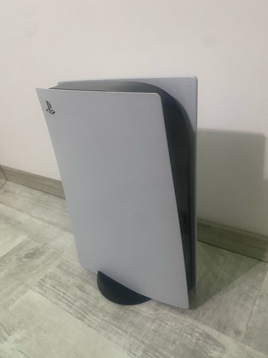 PlayStation 5 doua controllere, 3 jocuri