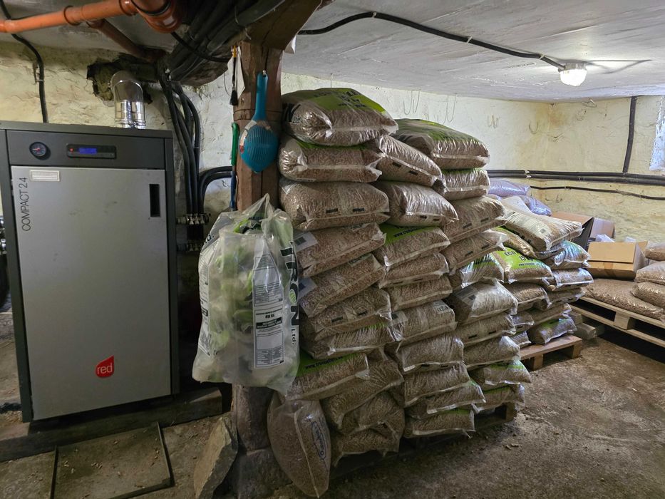 Реновирана къща  с гледка   в с. Гостилица / област Габрово