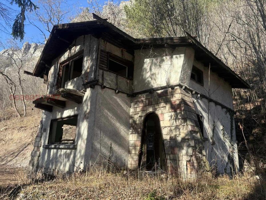 Продава се Къща в с. Гара Лакатник, Област София-област - 82 кв.м за 915 €/кв.м - Снимка #2