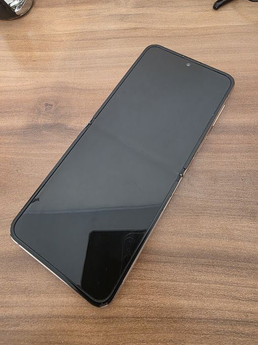 Samsung galaxy flip 4