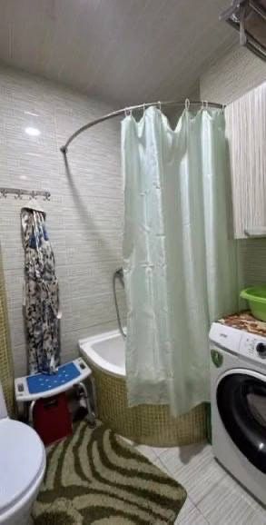 Нукусская Продаётса 1/8/16 срочна 1-нотариальная 42кв.м