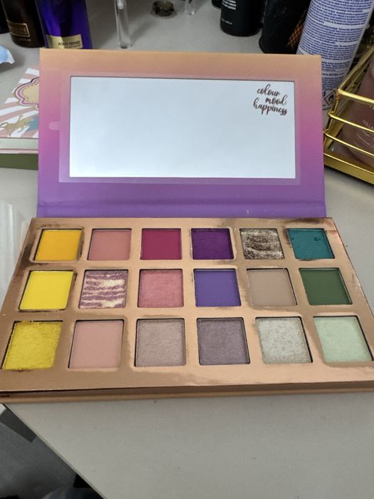 Paleta farduri Essence