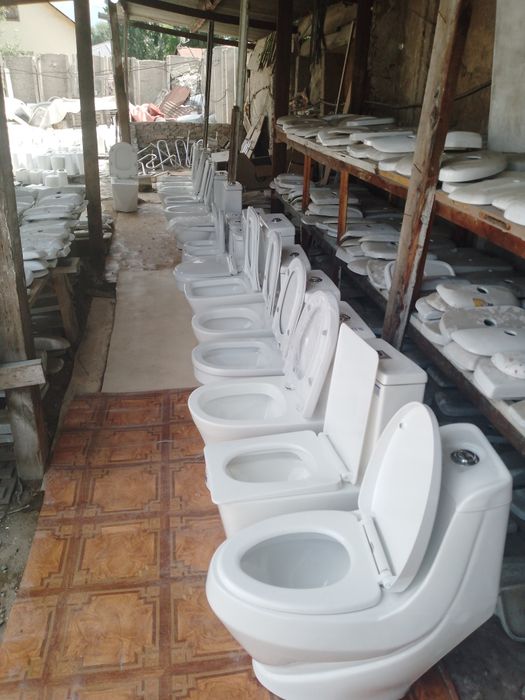 Улица Азаттык дом51 унитаз  НОВЫЙ продам