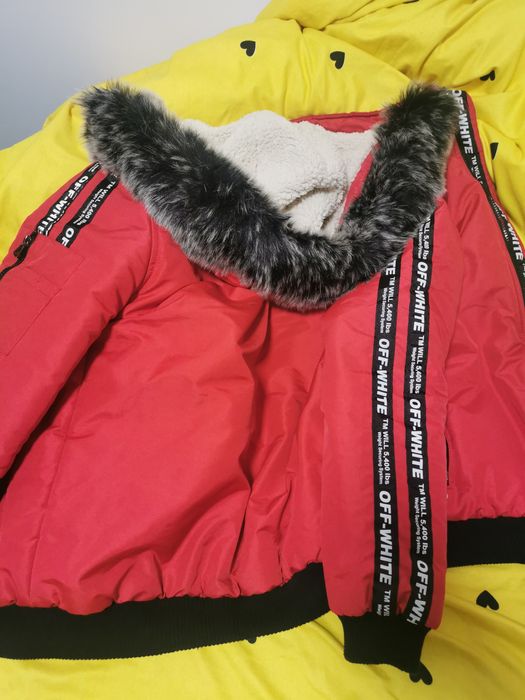 Jeaca iarna ca noua xxl dar este un L