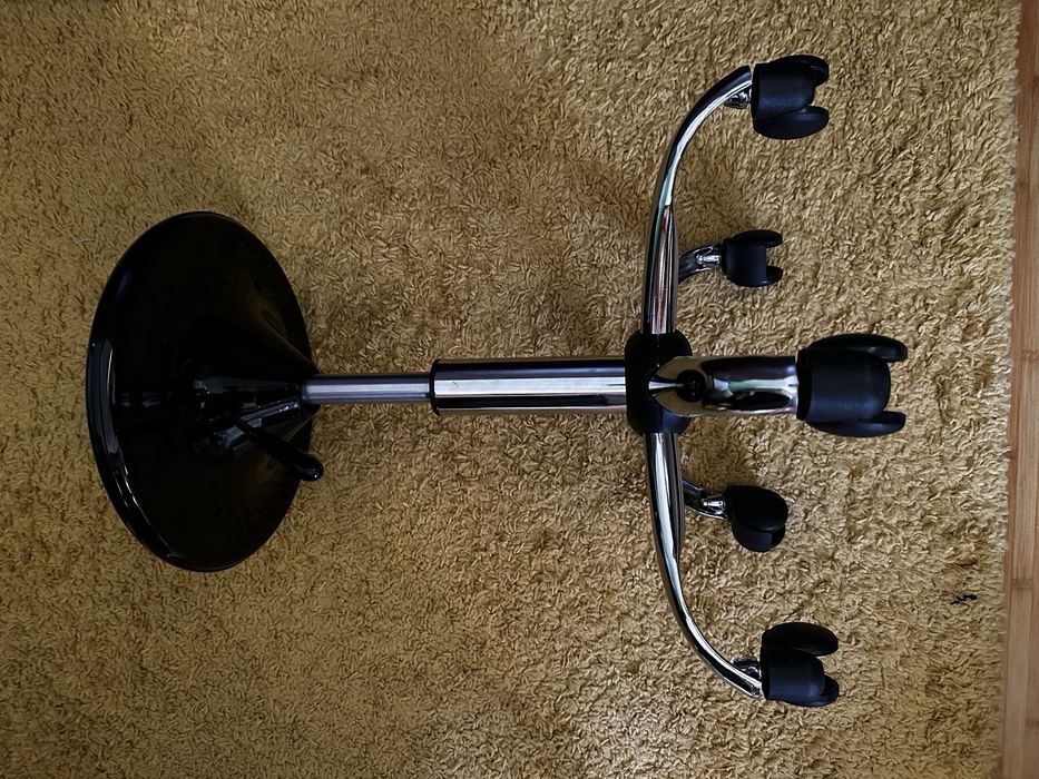 scaun rotativ cu roti