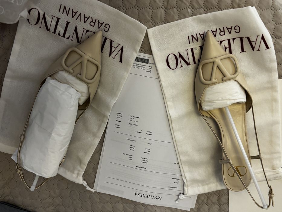 Valentino Garavani marimea 42