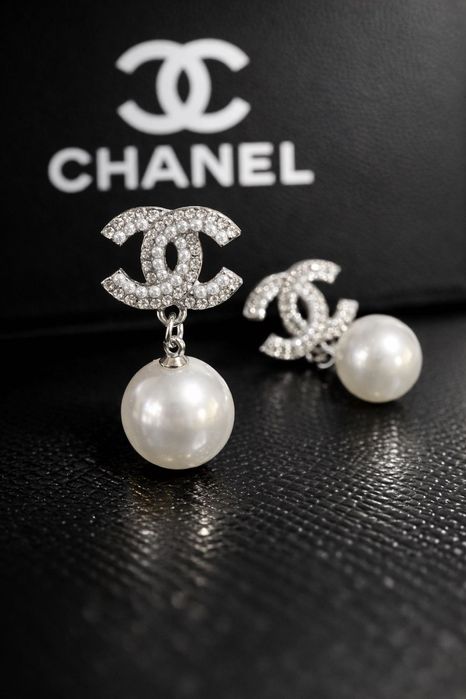 C*H*A*N*E*L обеци