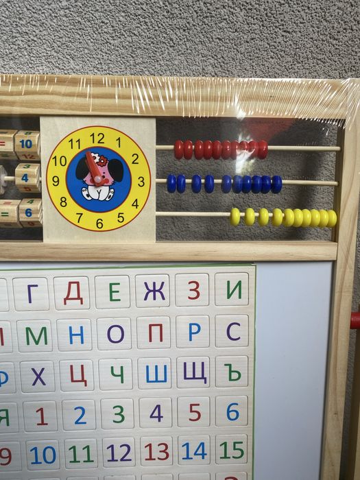 Дървена магнитна дъска със сметало, часовник и комплект букви и цифри