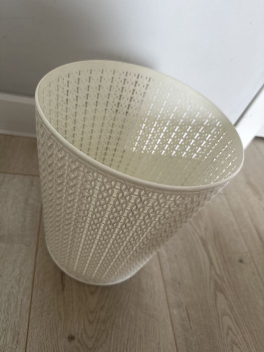 Продам корзину для мусора