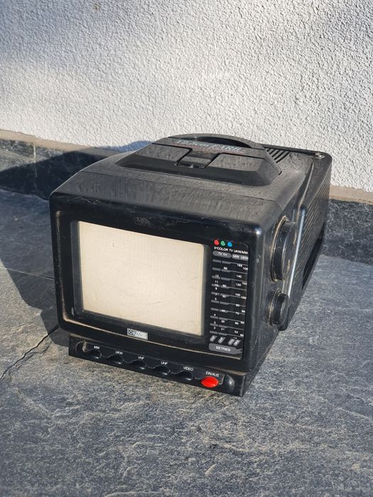 Преносим цветен телевизор с радио  Okano