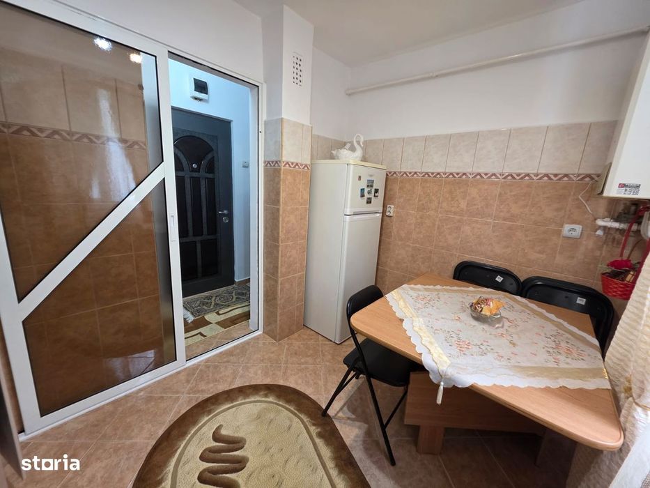 2 camere, zona Smirodava , decomandat, etaj intermediar, mobilat
