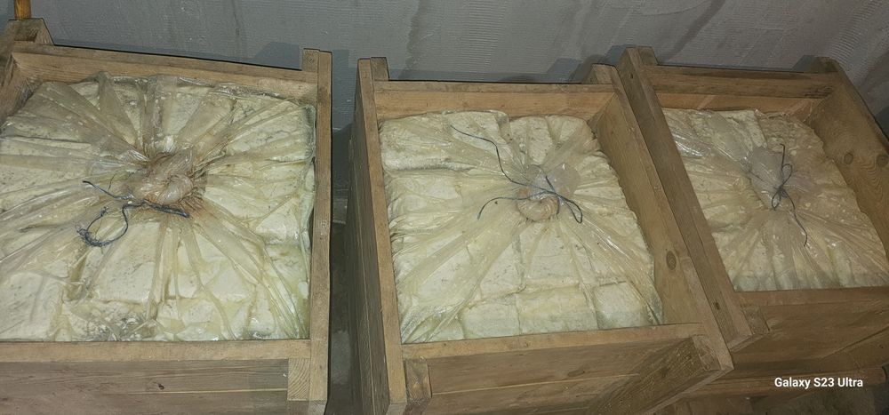 Telemea de oaie maturată 40 lei kg ușor  negociabil