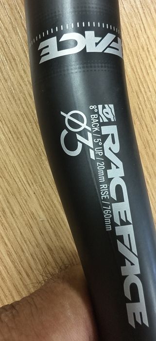 Карбоново кормило RACE FACE NEXT 20 RISER 35x760 carbon/stealth