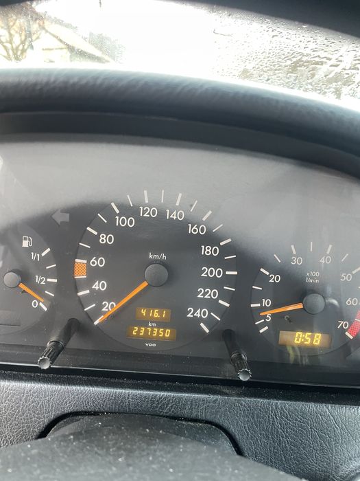 Mercedes w202 c180 1994 fara rugina