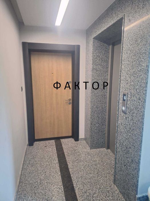 Дава се под наем Тристаен апартамент в Пловдив, Център - 110 кв.м за 600 € - Снимка #11