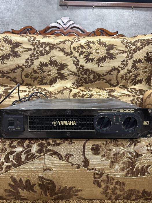 Yamaha CP 2000                  I