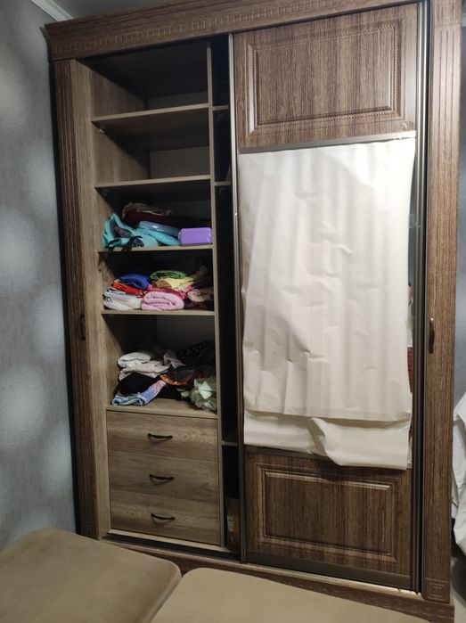 Шифонер с раздвижными дверями