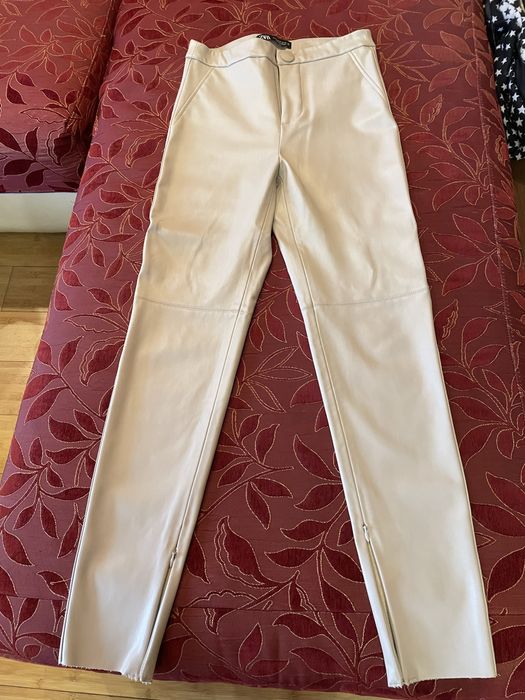 Pantaloni crem Zara piele ecologica