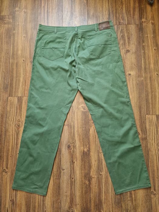 Страхотен мъжки панталон голям размер
PIERRE CARDIN, размер 60 /3XL, б