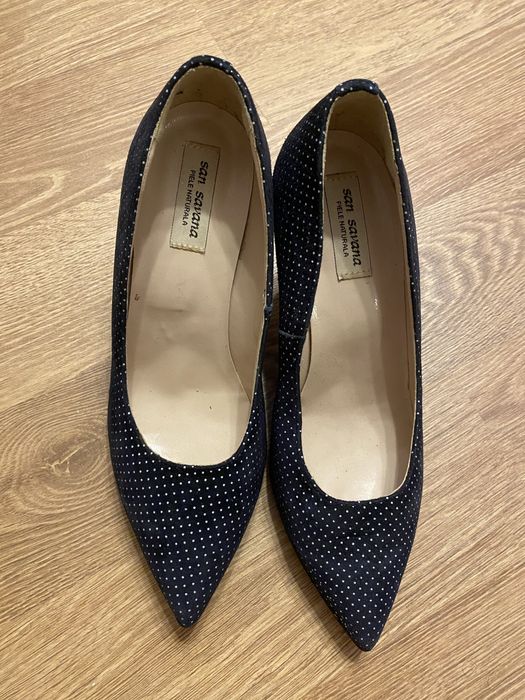 Vand pantofi stiletto cu buline 35/ 36 mic