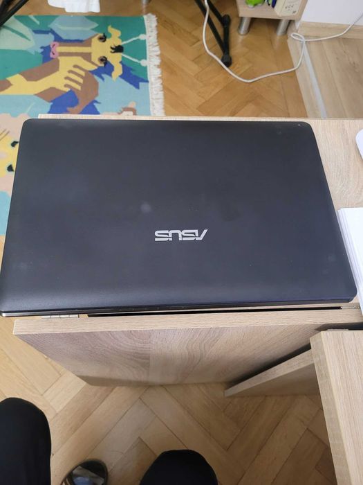 Vand laptop ASUS i5 / SSD 240GB / 6GB RAM / cu windows si office
