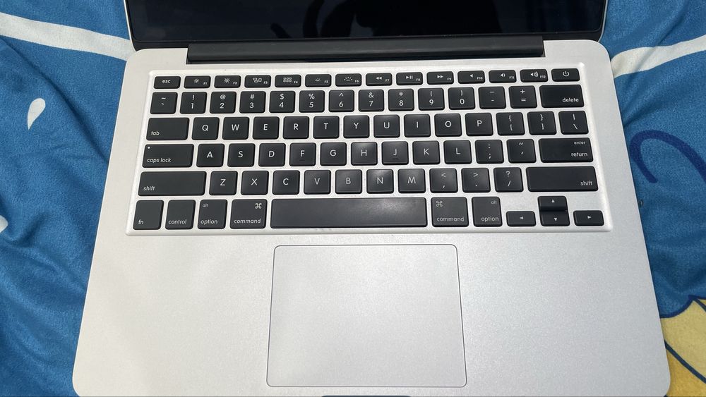 продам макбук на запчасти