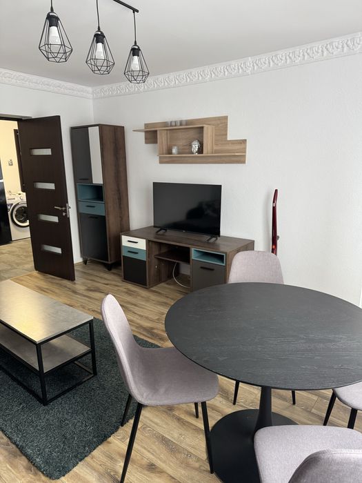 Regim hotelier - aparatament cu 3 camere in 1 Mai la doar 5 minute de targul de Paste din Parcul Nicolae Romanescu