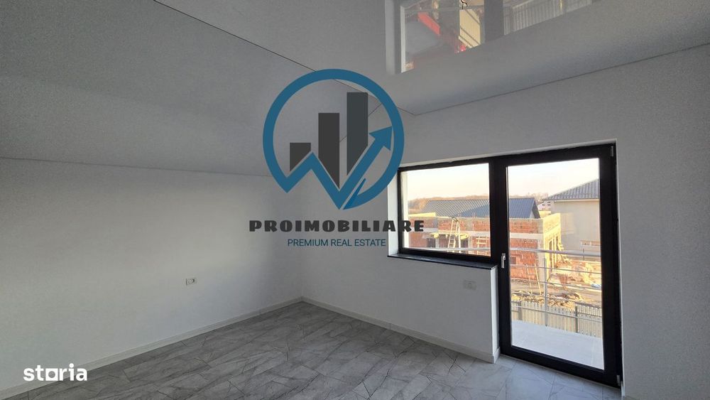 Vând apartament cu curte proprie 4 camere Glâmboc