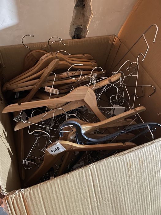 Вешалки деревянные