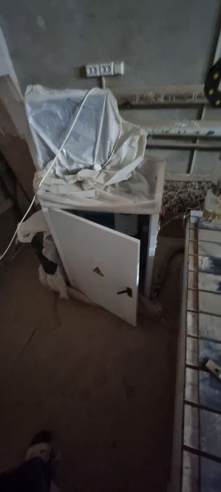 Rover stanok sotiladi ishlatilmagan ish stoli 3 metrga 1.30sm