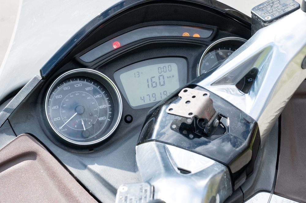 Piaggio X10 350 Executive ABS ASR, topcase, revizii majore - maxi scuter