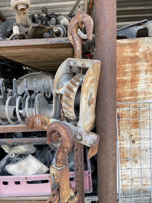 Ръчна верижна лебедка